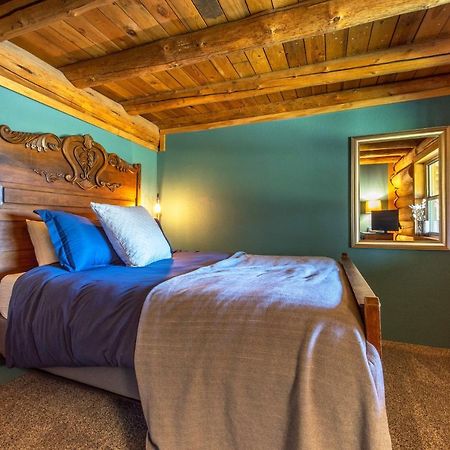 Rowland Log Cabin Home Lyle 外观 照片