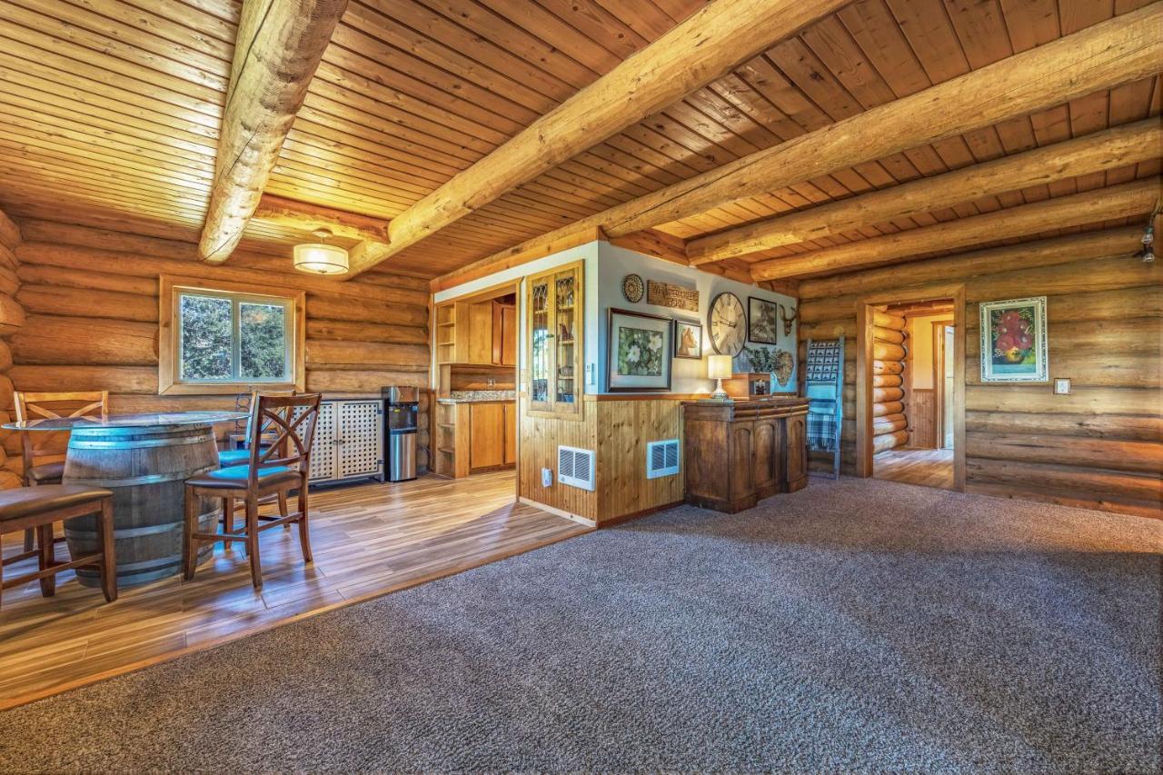 Rowland Log Cabin Home Lyle 外观 照片