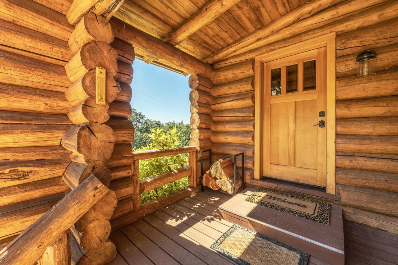 Rowland Log Cabin Home Lyle 外观 照片