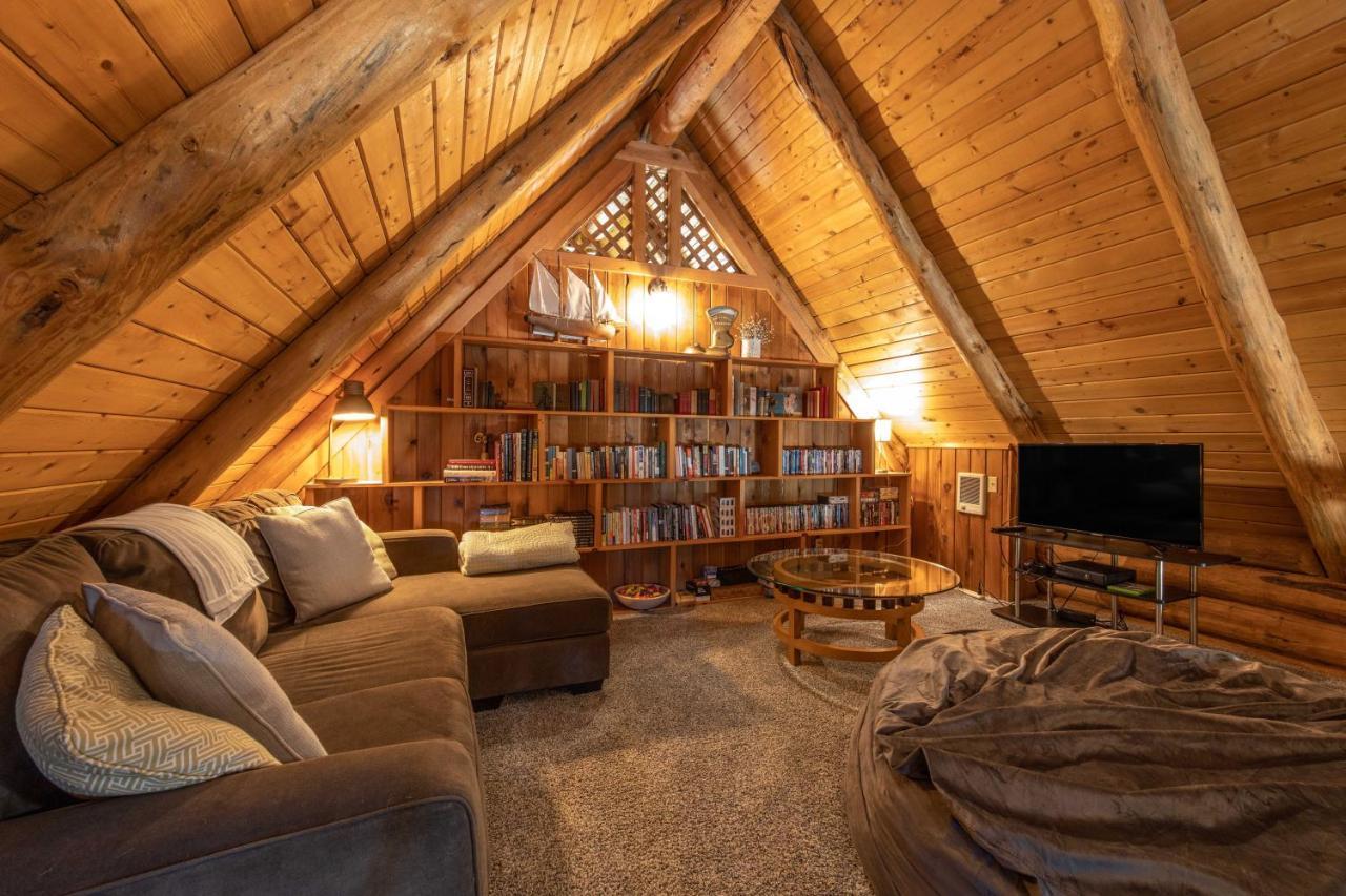 Rowland Log Cabin Home Lyle 外观 照片