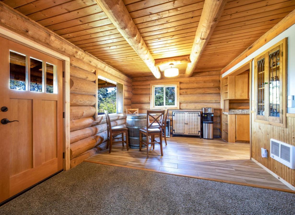 Rowland Log Cabin Home Lyle 外观 照片