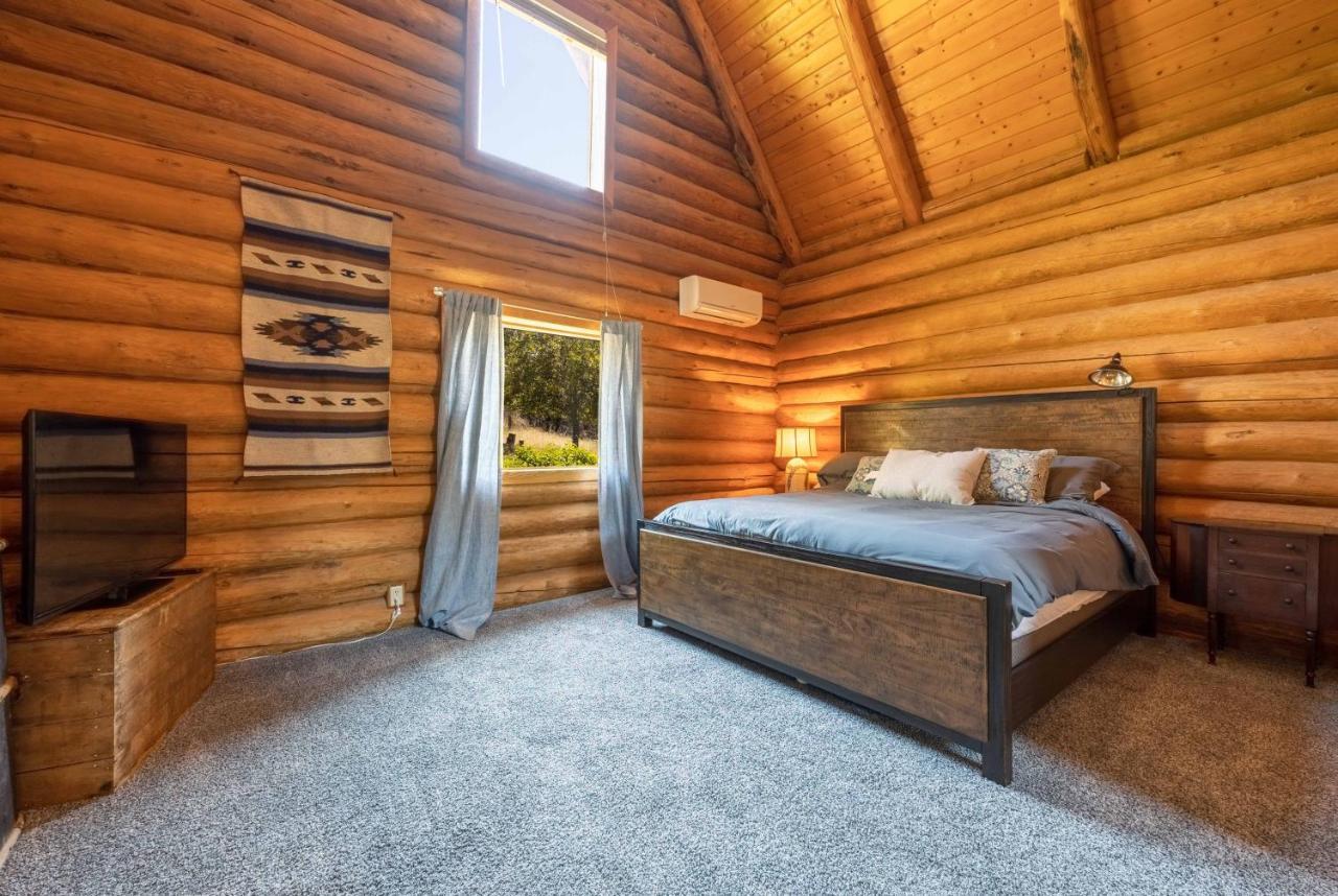 Rowland Log Cabin Home Lyle 外观 照片