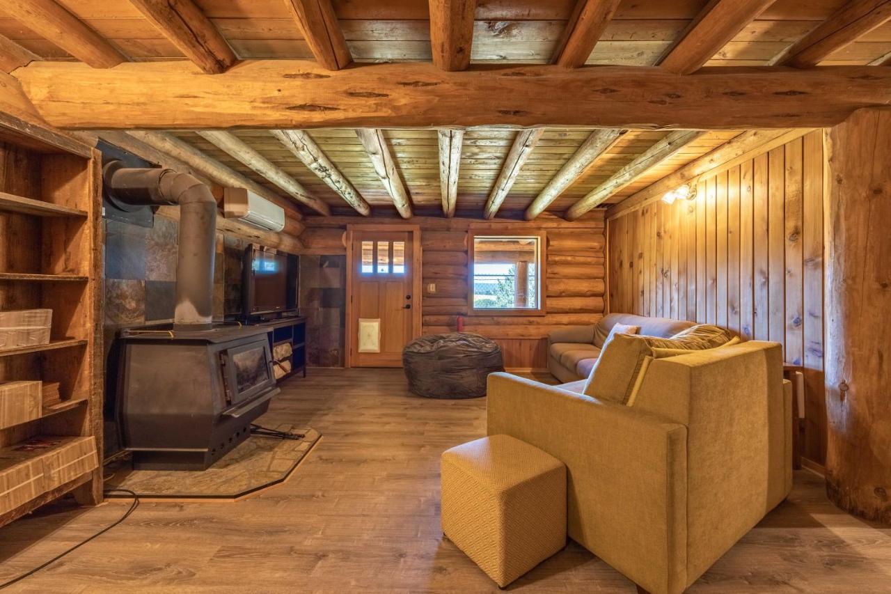 Rowland Log Cabin Home Lyle 外观 照片