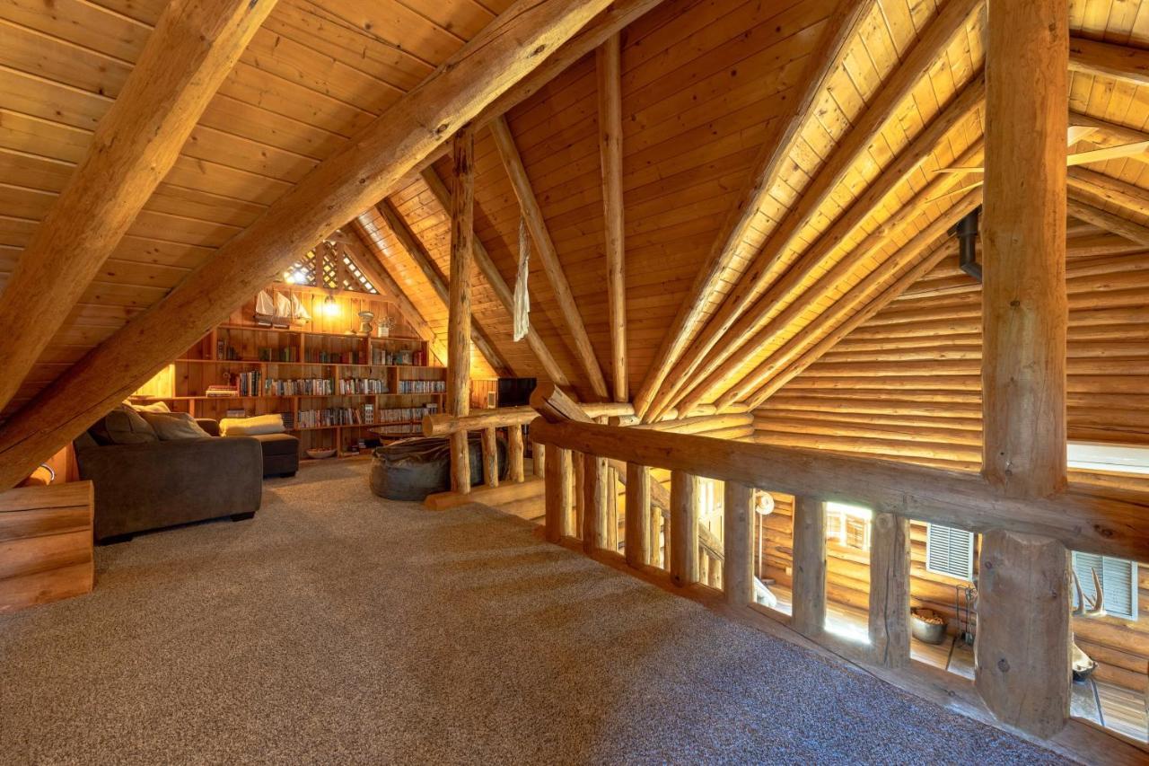 Rowland Log Cabin Home Lyle 外观 照片