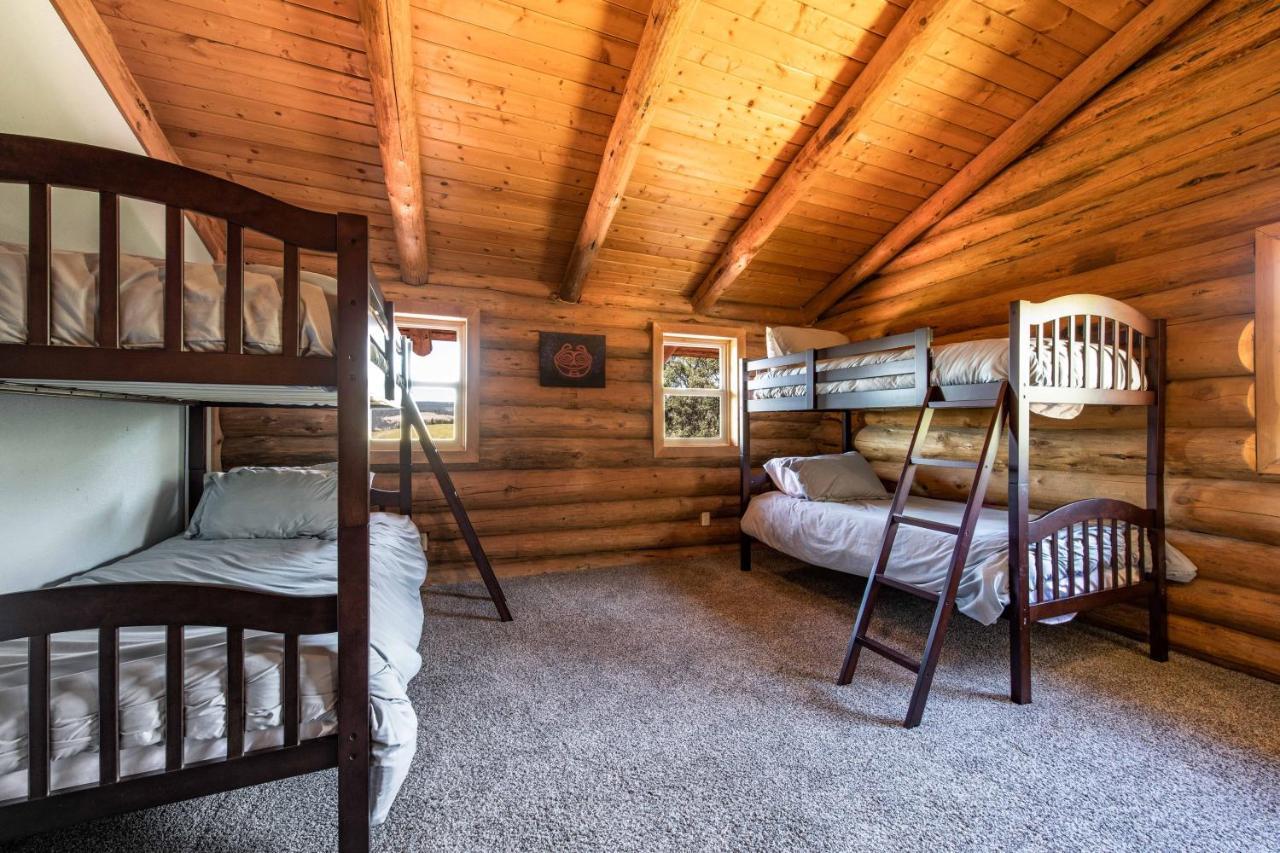 Rowland Log Cabin Home Lyle 外观 照片