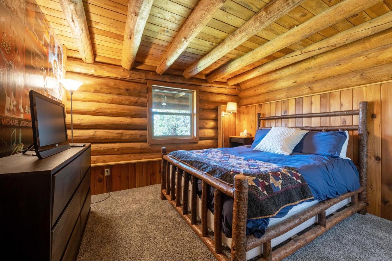 Rowland Log Cabin Home Lyle 外观 照片