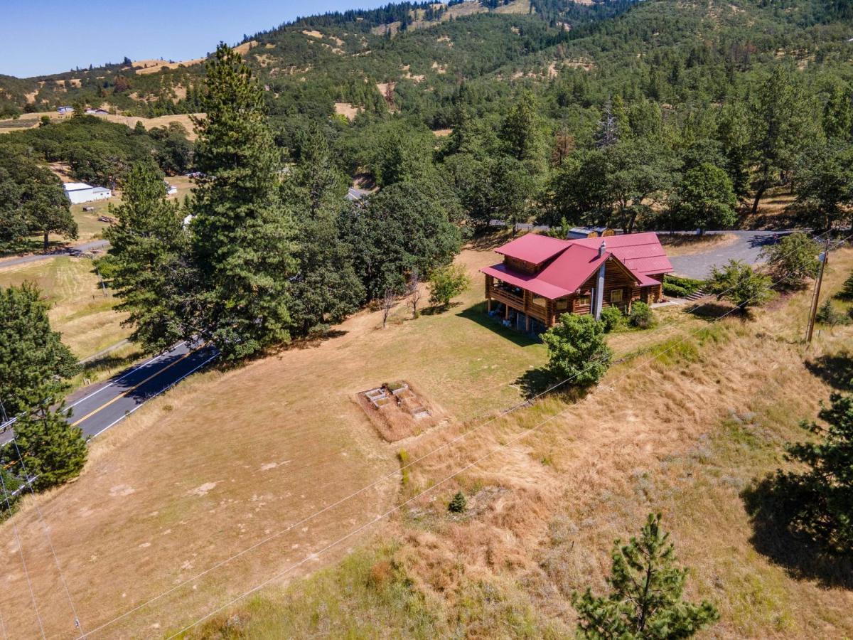 Rowland Log Cabin Home Lyle 外观 照片